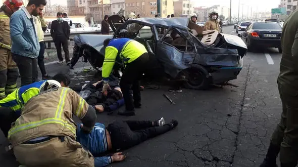 تصادف هولناک 2 پژو با 5 مجروح در بزرگراه یادگار امام + تصاویر 