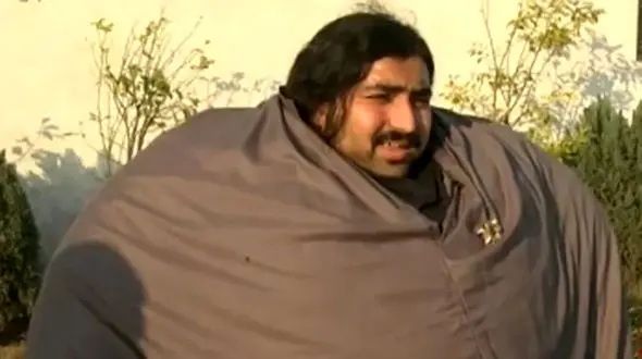 تلاش مرد 440 کیلویی برای رسیدن به وزن 500 کیلوگرم+عکس
