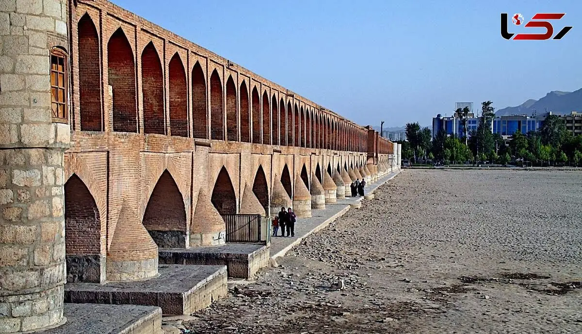 آبخوان اصفهان تا ۱۰ سال دیگر به مرگ کامل می‌رسد!/تاثیر فرونشست بر ساختمان‌های اصفهان