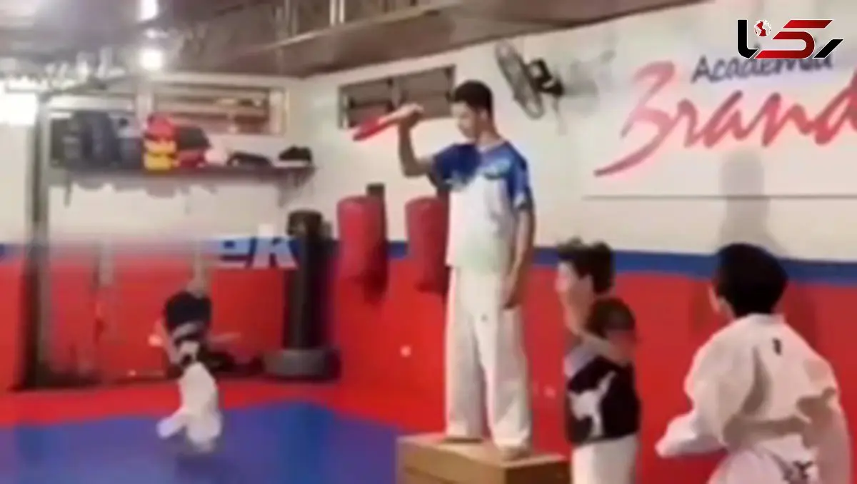 زیرکی با چاشنی طنز؛ حرکت بامزه کودک خردسال سوژه شد + فیلم