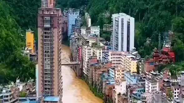 با عجیب ترین شهر چین آشنا شوید + فیلم
