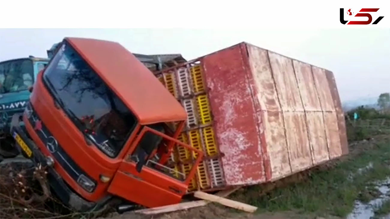 مرگ راننده رشتی در واژگونی کامیون + فیلم