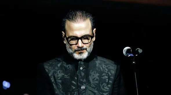 بازدید علیرضا قربانی از مراحل آماده‌ سازی و محل برگزاری کنسرت تخت جمشید / فیلم