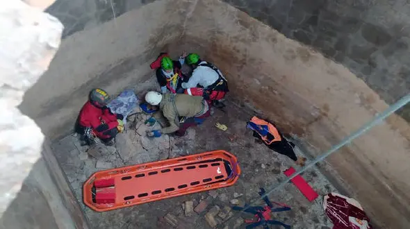 دختر گرفتار در حوض‌انبار چرمه سرایان نجات یافت