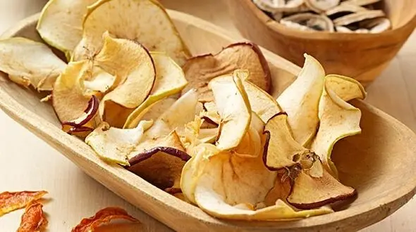 با میوه های مانده ، میوه خشک در خانه درست کنید