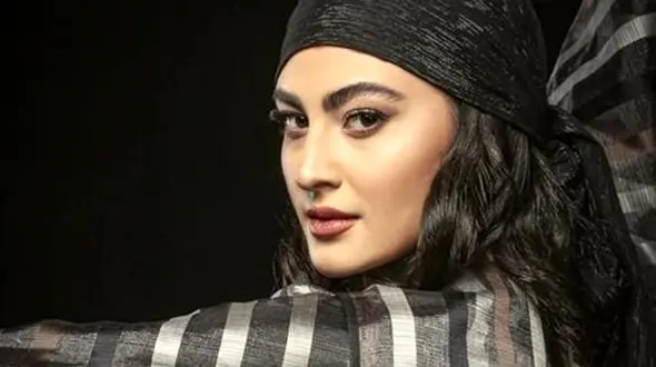  عکسی که مریم مومن با آرایشی غلیظ از خودش منتشر کرد 