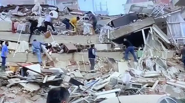 زلزله شدید و وحشتناک شهرهای ترکیه را لرزاند +فیلم و عکس