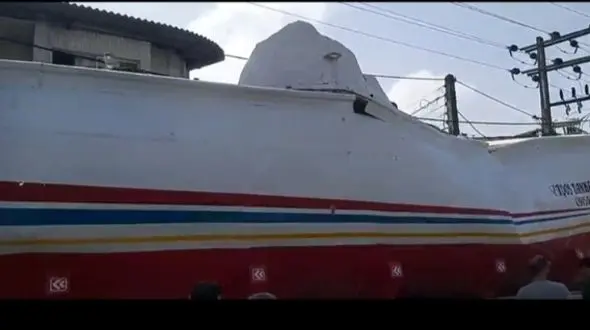 انفجار مهیب تانکر سوخت در فریدونکنار / به 5 خودرو آسیب جدی وارد شد