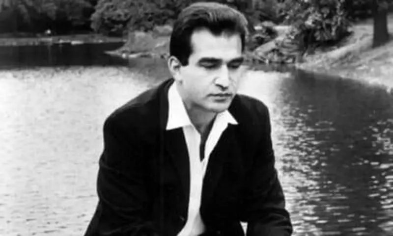 فریدون اسفندیاری