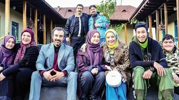 نگاهی به چیدمان لاکچری و شیک منزل بازیگران سریال پایتخت /  از ویلای شاهانه ریما رامین‌فر و نسرین نصرتی تا دکوراسیون مجلل احمد مهران‌فر  و محسن تنابنده