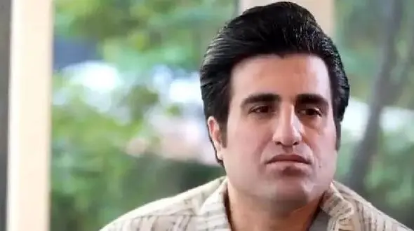 فیلم آواز محلی؛ خانمه محسن لرستانی رو وسط بازار وادار کرد بخونه