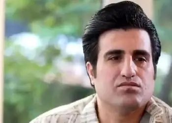 فیلم آواز محلی؛ خانمه محسن لرستانی رو وسط بازار وادار کرد بخونه