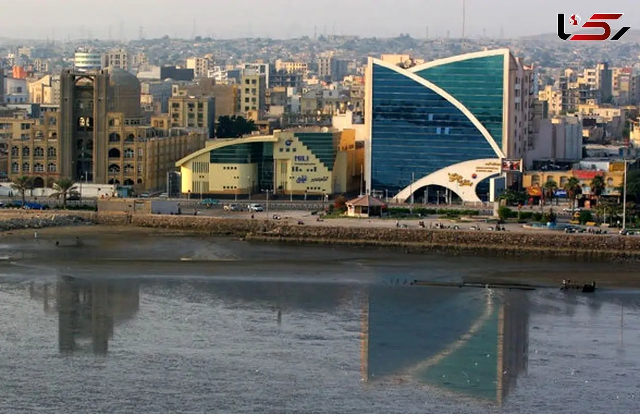 کارمندان شهرداری بندرعباس: حقوق اسفند را هنوز دریافت نکردیم/ شهردار: هر کارمند حداقل 20 میلیون دریافتی داشت + صوت