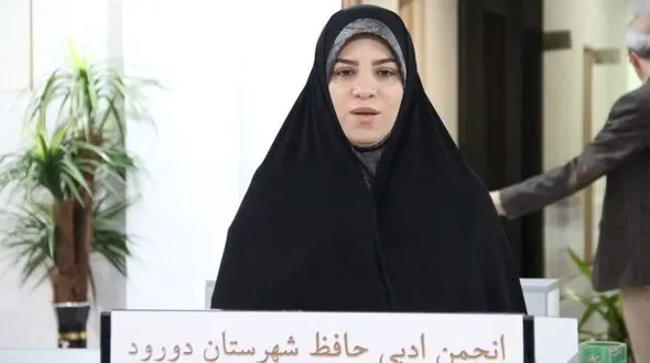 هنرمندان در تحقق شعار سال باید پیش‌رونده باشند