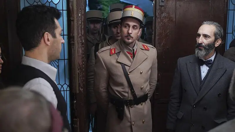 سرخ و سیاه1