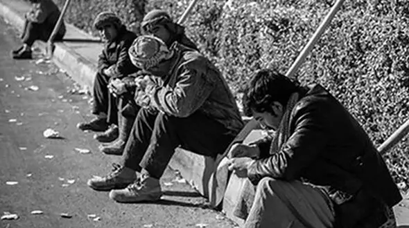 
دولت از کارگر حمایت نمی‌کند /تبعیض در همسان‌سازی حقوق بازنشستگان کشوری و تامین اجتماعی 
