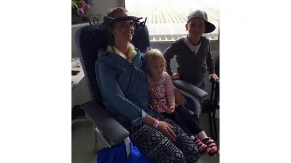 این زن پس از عطسه گردنش شکست+عکس