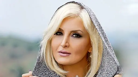 زیبایی مصنوعی هنگامه در 60 سالگی اش ! / 40 سال جوانتر با عمل های زیبایی !