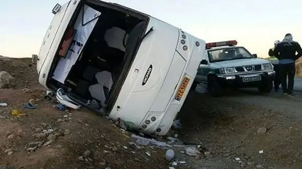 واژگونی مرگبار اتوبوس مسافربری در جاده بندرعباس + جزییات