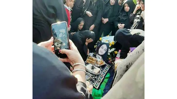 در مراسم هفتم درگذشت سحر خدایاری چه گذشت؟ گزارش یک خبرنگار + فیلم و عکس