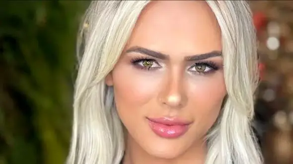 همسر خارجی مهاجم پرسپولیس در لیست نهی از منکر قرار گرفت! + پاسخ عجیب اندرینگر!