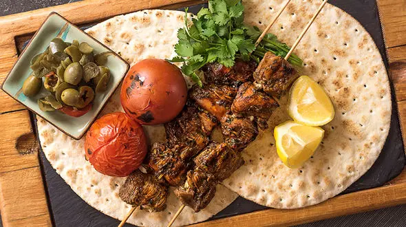 لذیذترین جوجه کباب ترش محلی را در خانه بپزید + دستور تهیه