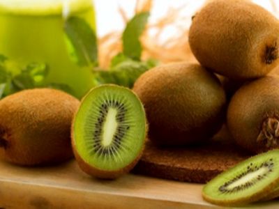 کیوی و درمان یبوست؛ چقدر بخوریم؟