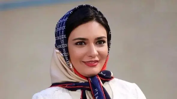 پاییزگردی زیبای لیندا کیانی در فصل برگ ریزان+عکس/واقعا همه چیز توی پاییز یه‌جور دیگه قشنگه