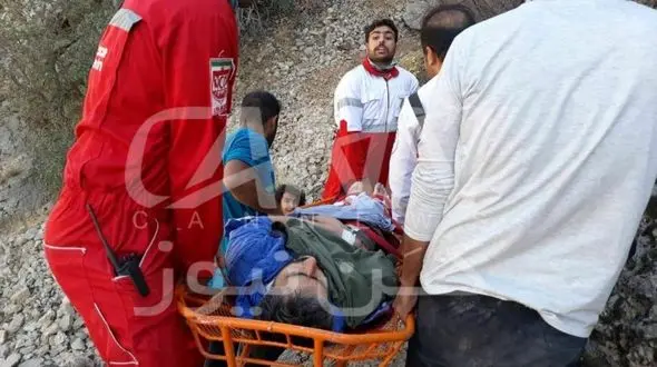 سقوط پاراگلایدر در استان فارس / مصدوم راهی بیمارستان شد