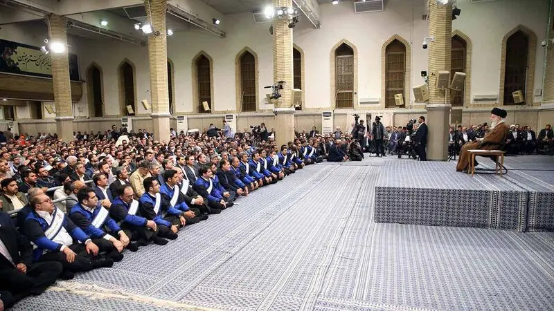 دیدار رهبری با کارگران