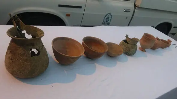 
۱۱ شی عتیقه با قدمت ۵ هزار ساله در جیرفت کشف شد
