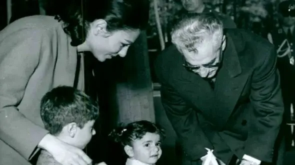 سفر به ایام قدیم سال 1338؛ سهل انگاری فرح محمدرضا پهلوی در بچه داری