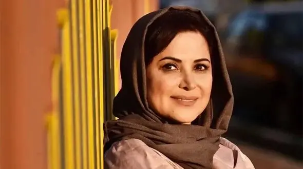 فیلم/ نگاهی به چیدمان منزل شیک و مجلل کمند امیر سلیمانی / از مبلمان مدرن و پرده‌های حریر تا اتاق خواب لاکچری و