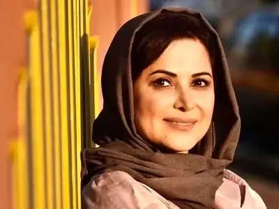 فیلم/ نگاهی به چیدمان منزل شیک و مجلل کمند امیر سلیمانی / از مبلمان مدرن و پرده‌های حریر تا اتاق خواب لاکچری و