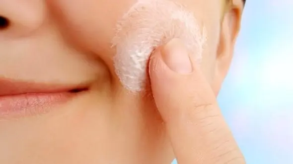 مرطوب کننده های طبیعی مناسب پوست های خشک/راز درخشندگی پوست 