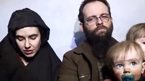 آزار شیطانی زن باردار در مقابل چشم شوهرش + عکس 