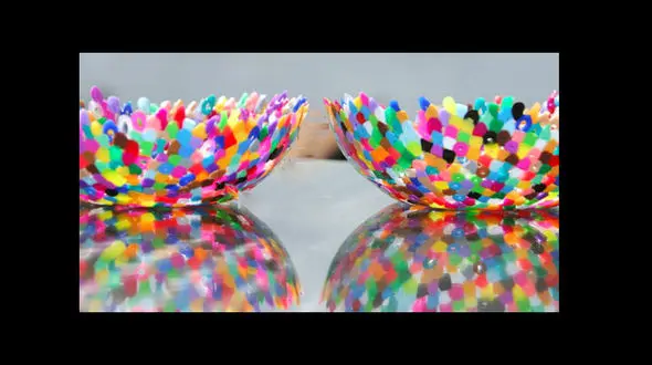 با دانه های پلاستیکی رنگی یک کاسه تزیینی درست کنید + فیلم آموزشی