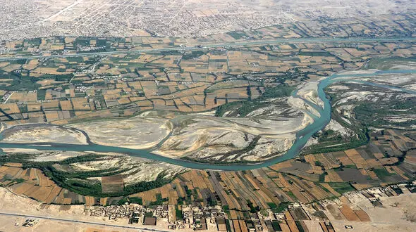 دیپلماسی آب یا دیپلماسی تعارف/ سیلاب برای کابل، خشکی برای زابل؛ دیپلماسی آب در بن‌بست هیرمند
