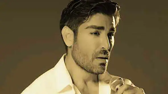 فیلم / اولین کنسرت رضا ملک زاده همه را مبهوت قدرت صدایش کرد ! / می خوام برم کوه کدوم کوه همون کوهی ...