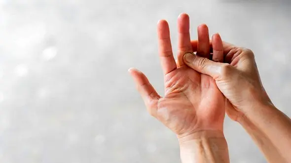 علل سوزن سوزن شدن دست ها + هشدار بیماری از روی سوزن سوزن شدن دست ها