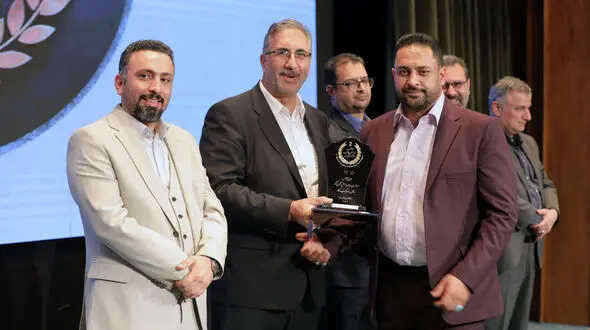 تجلیل از مسعود جوکار درزی مدیر عامل موسسه حقوقی مجد وکیل الرعایا 
