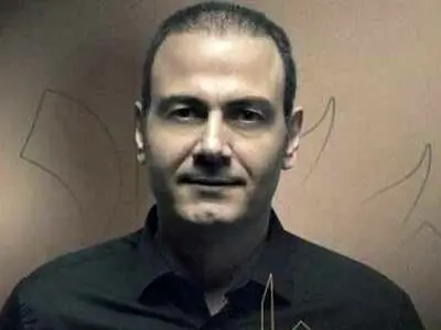 دانلود آهنگ «پریزاد» از علیرضا قربانی/دفتر ماه پر از شعر سپید است پر از تنهایی...