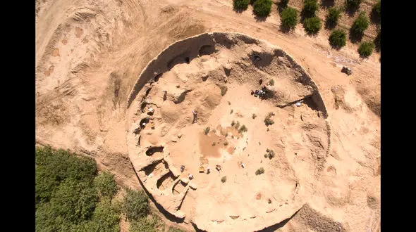 قرار دادن اجساد در مقابل لاشخورها ارتباطی به آیین زرتشت ندارد