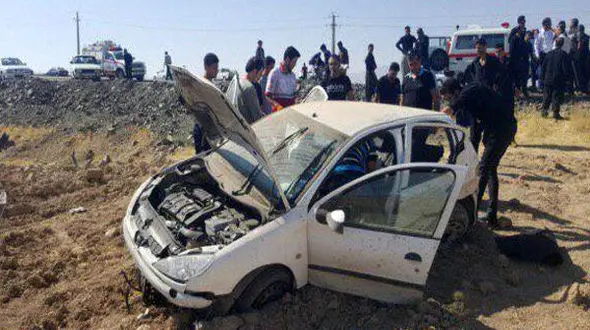 پژو 206 چپ کرد / یک تن جان باخت / در بروجرد رخ داد + عکس