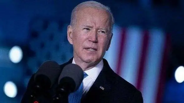 عصبانیت بایدن از جایگاهداران سوخت: قیمت را هم‌اکنون کاهش دهید