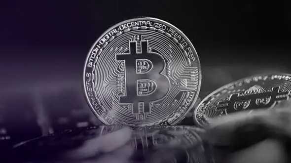 نظر کارشناسان درباره آینده قیمت بیت کوین 