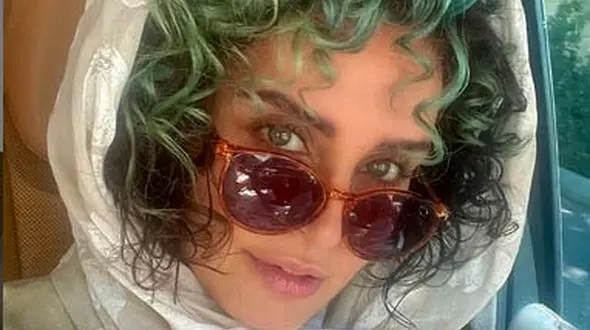 موهای فرفری و سبزرنگ الناز شاکردوست + عکس