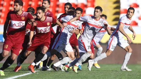 درگیری 2 بازیکن تیم پدیده قبل از بازی پرسپولیس