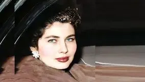 عکس سفر به ایام قدیم سال 1332 /  گردش ثریا پهلوی زن دوم شاه تو کوچه خیابون های رودهن