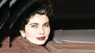عکس سفر به ایام قدیم سال 1332 /  گردش ثریا پهلوی زن دوم شاه تو کوچه خیابون های رودهن